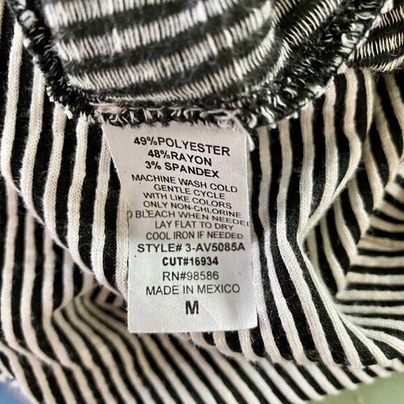 Ava James Black White Striped Sleeveless Top Front Tie Faux Buttons Medium NEW - Picture 10 of 10